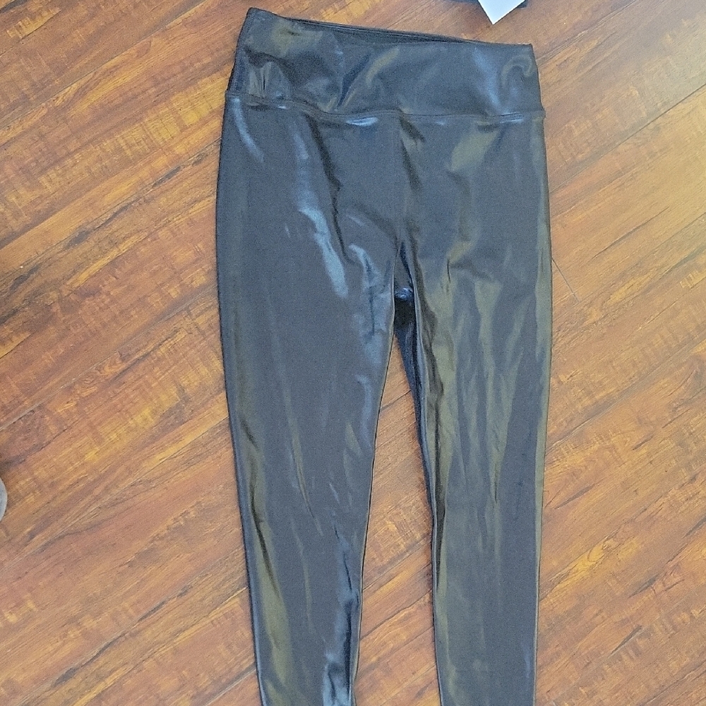 Noli Glossy Black Activewear Set - Picture 2 of 5